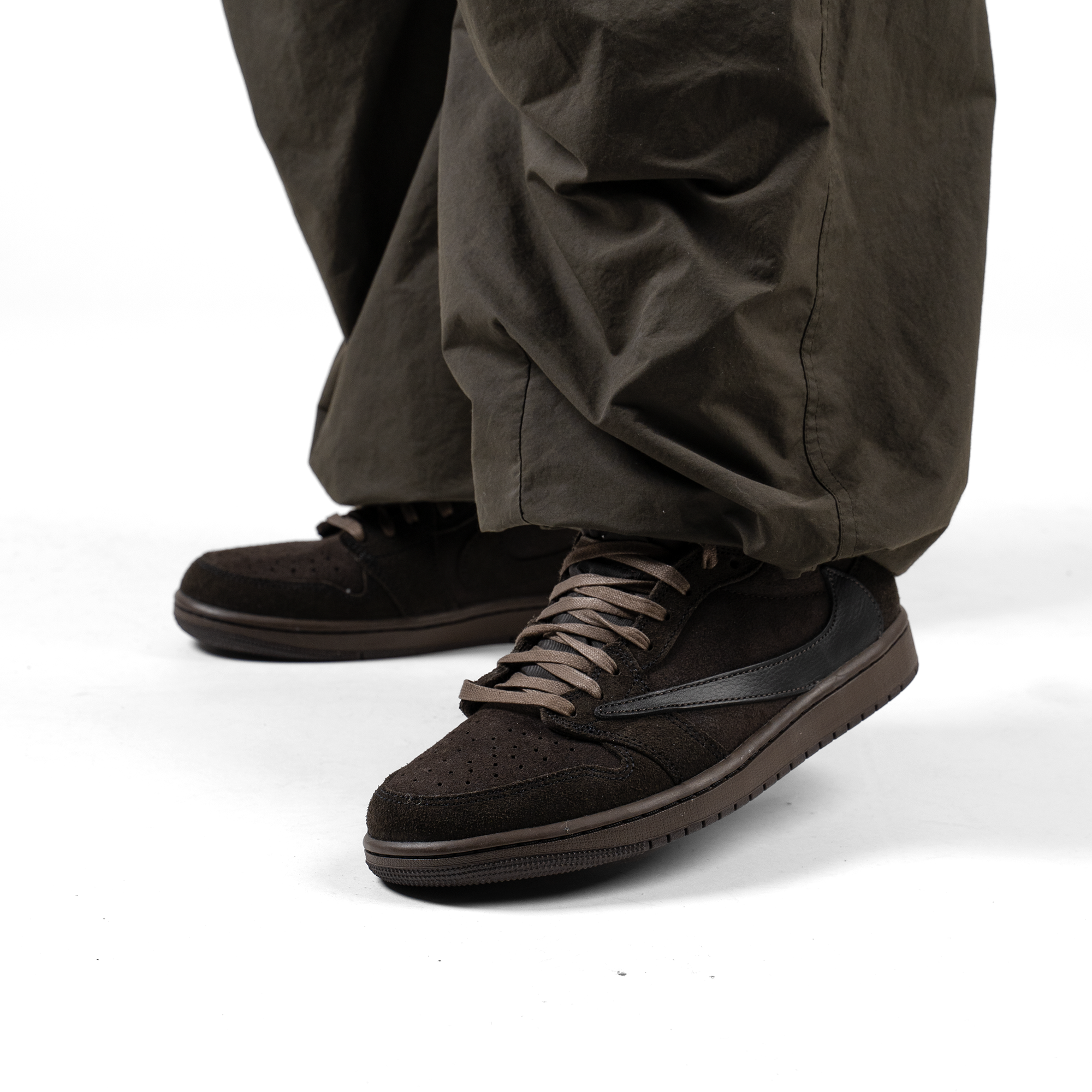 Nike Air Jordan 1 Retro Low OG SP Travis Scott "Velvet Brown"
