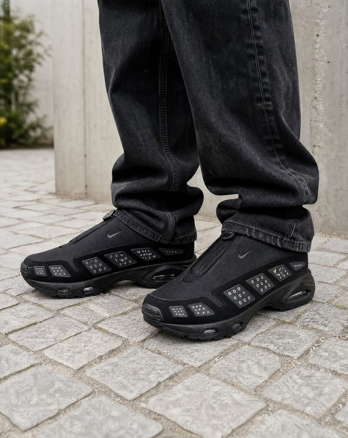 Nike Air Max Sunder Black Silver - on-foot