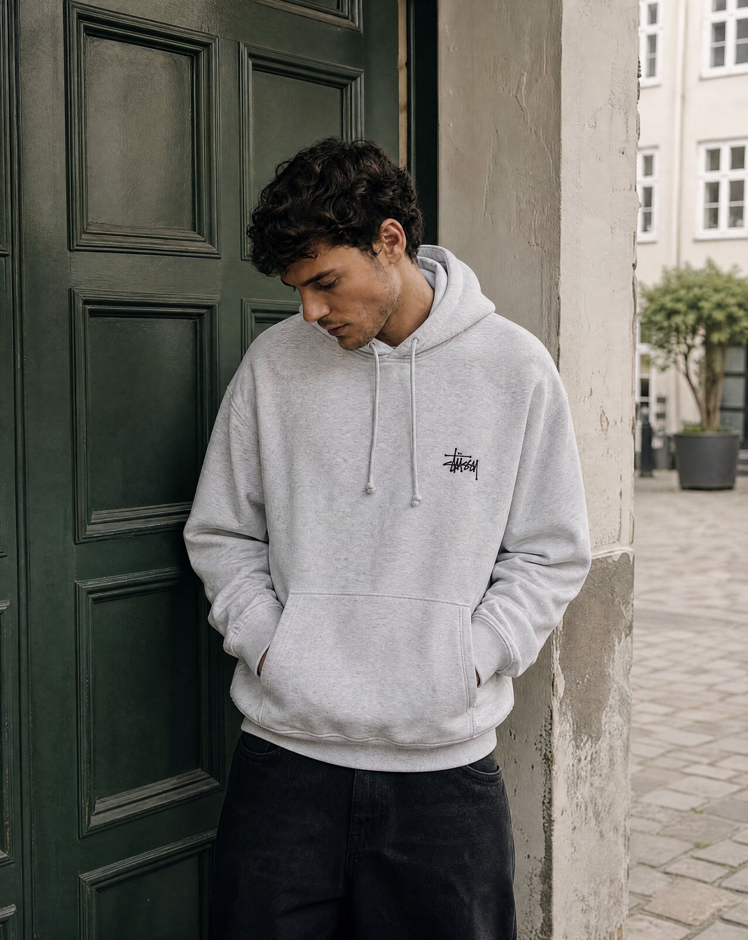 Stussy Basic Hoodie Ash Heather - streetstyle i København