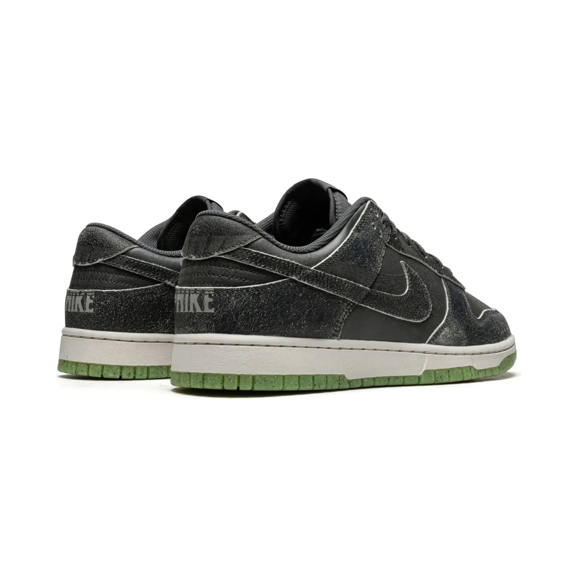 Nike Dunk Low "Halloween Cauldron" (2022) - street-bill.dk
