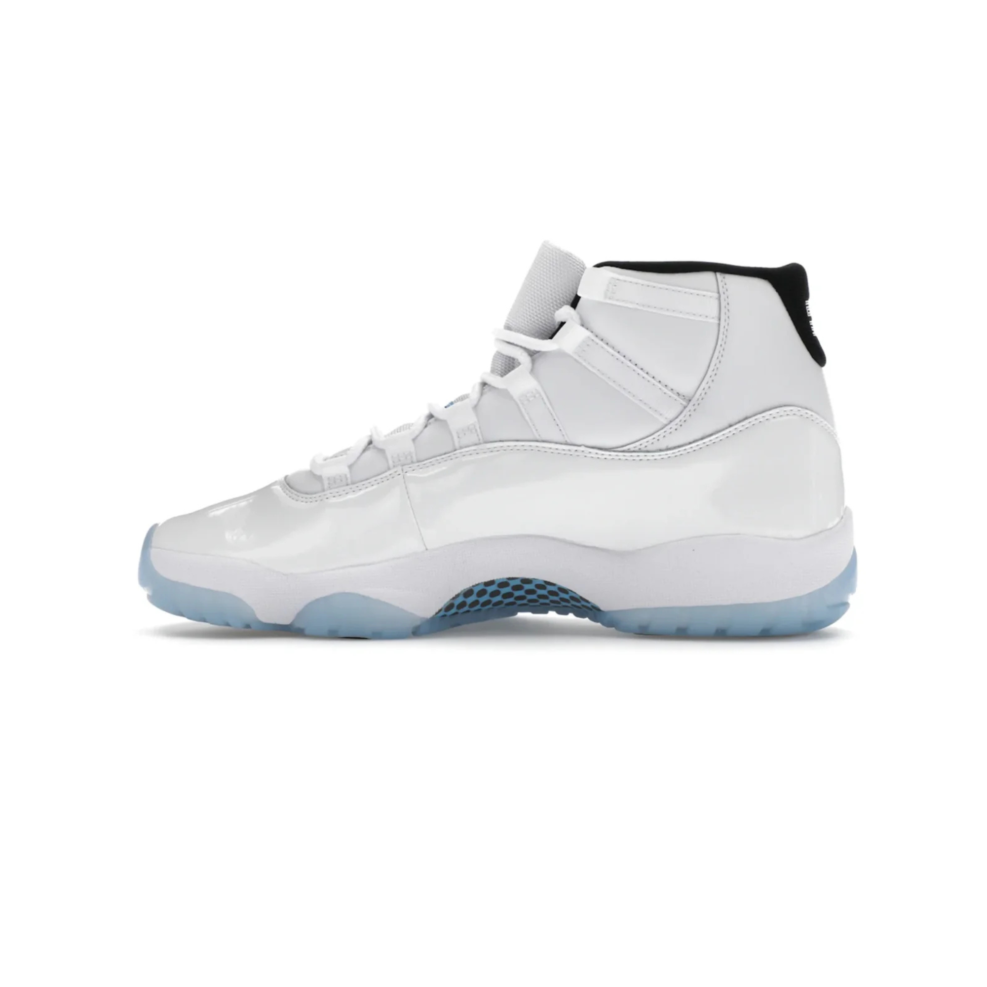 Jordan 11 Retro Legend Blue (2024)