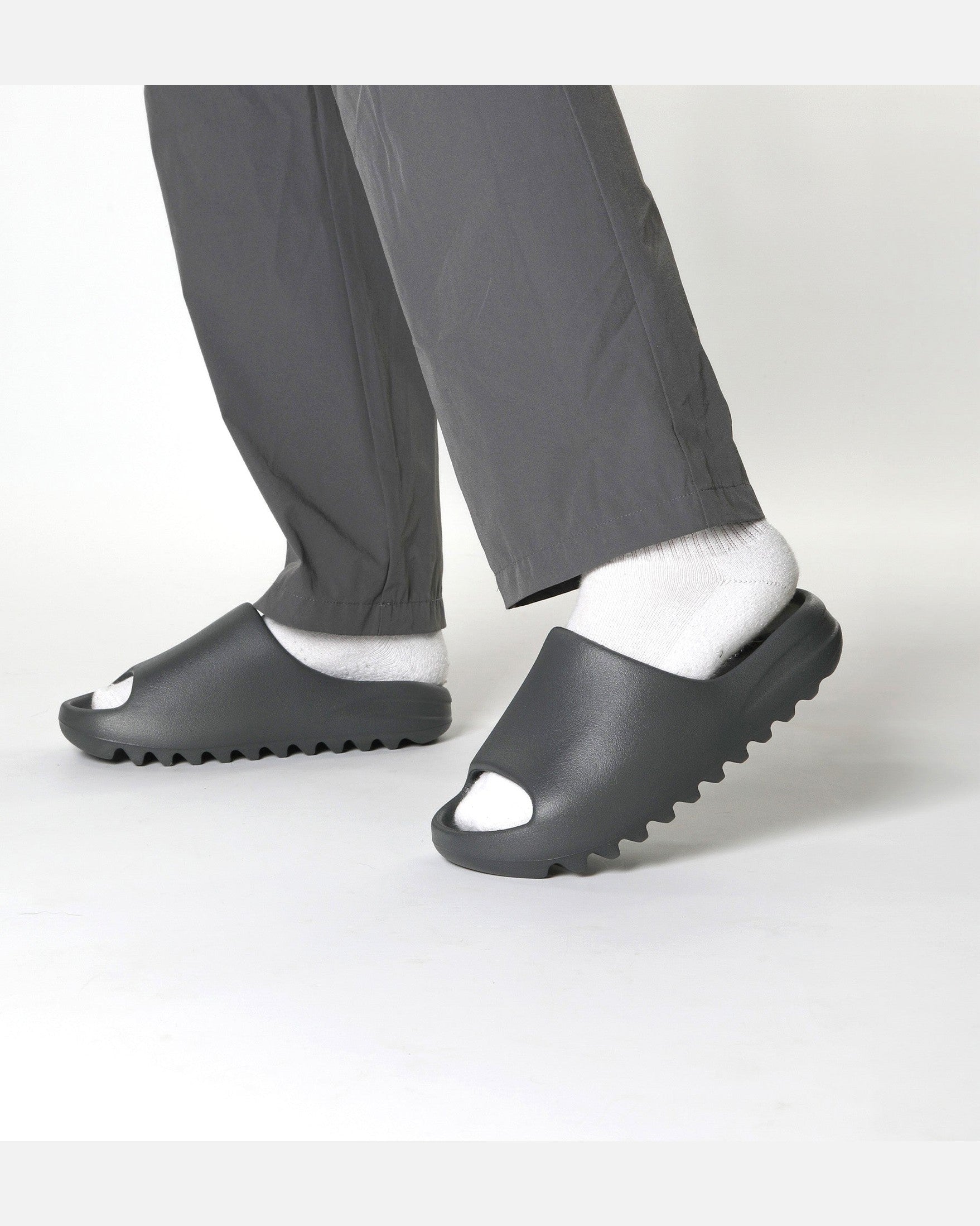 Slide slate grey