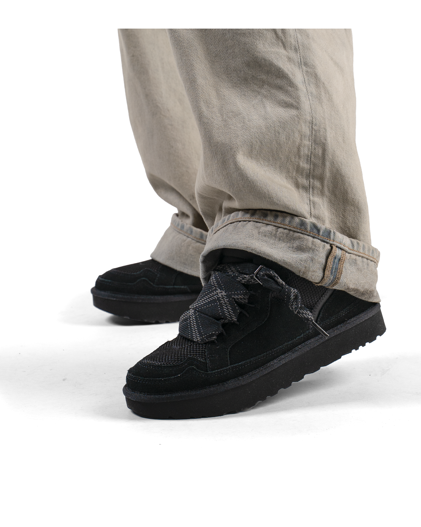UGG Lowmel Black (Women's)