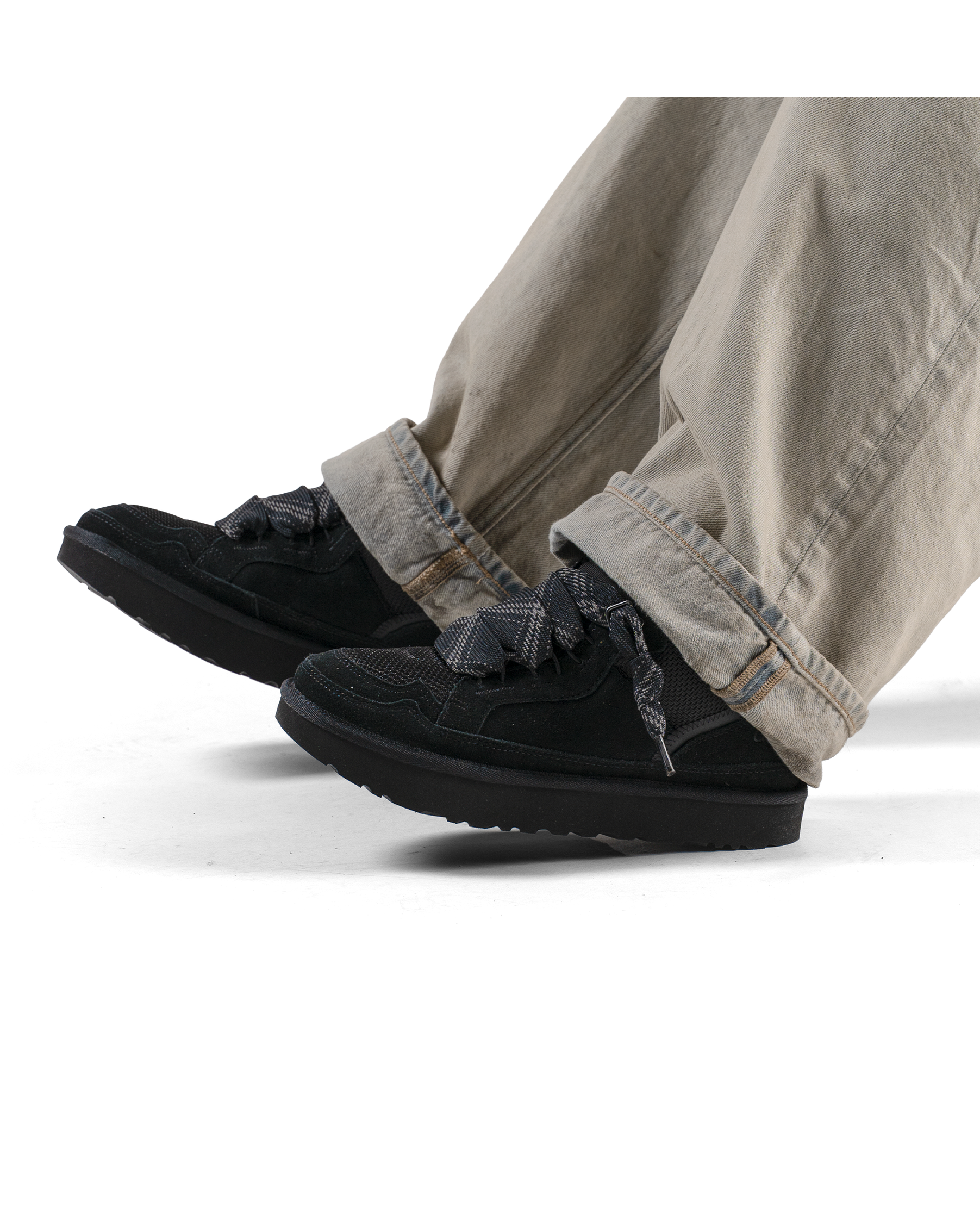 UGG Lowmel Black (Women's)