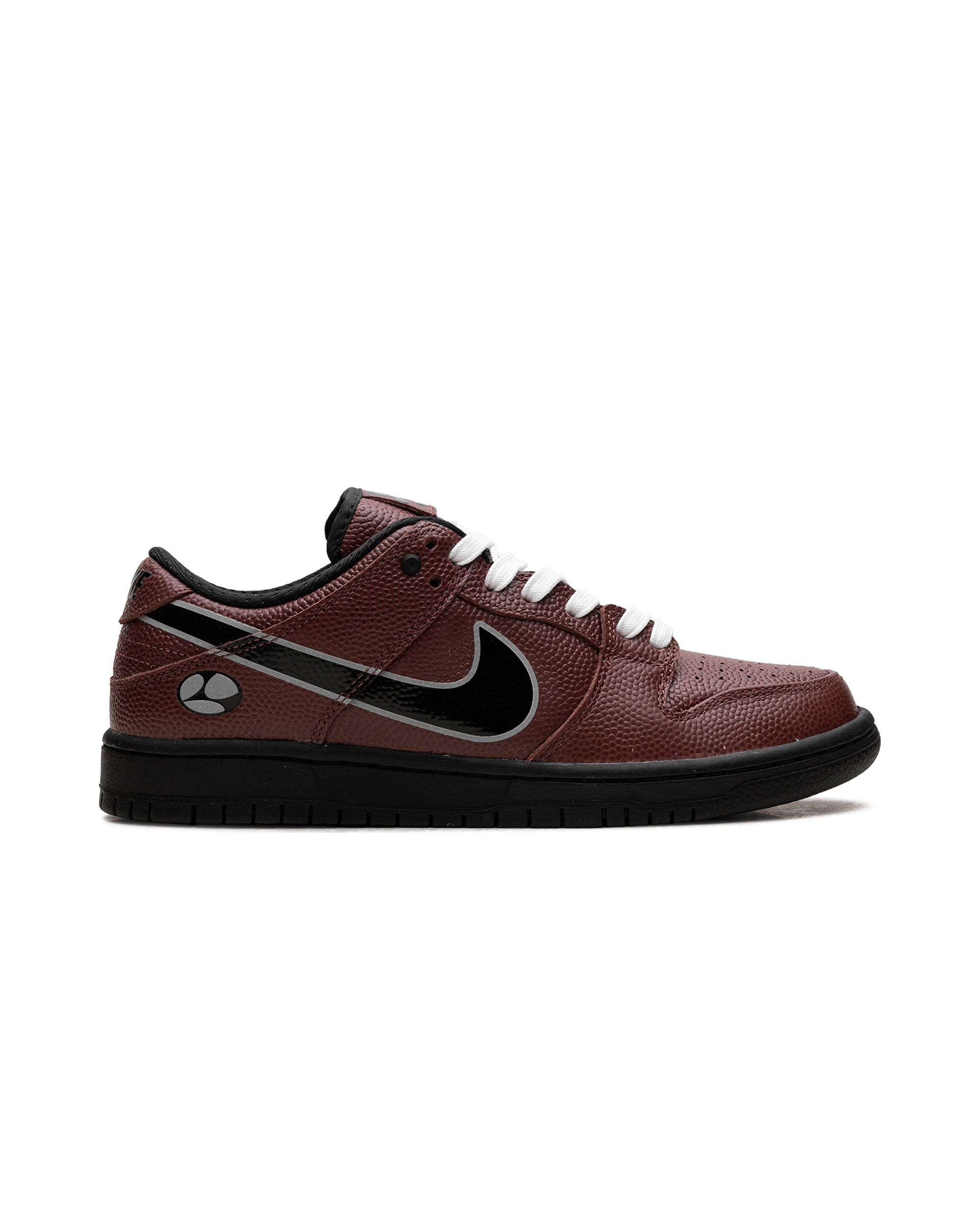 Nike SB Dunk Low Limosine Skateboards