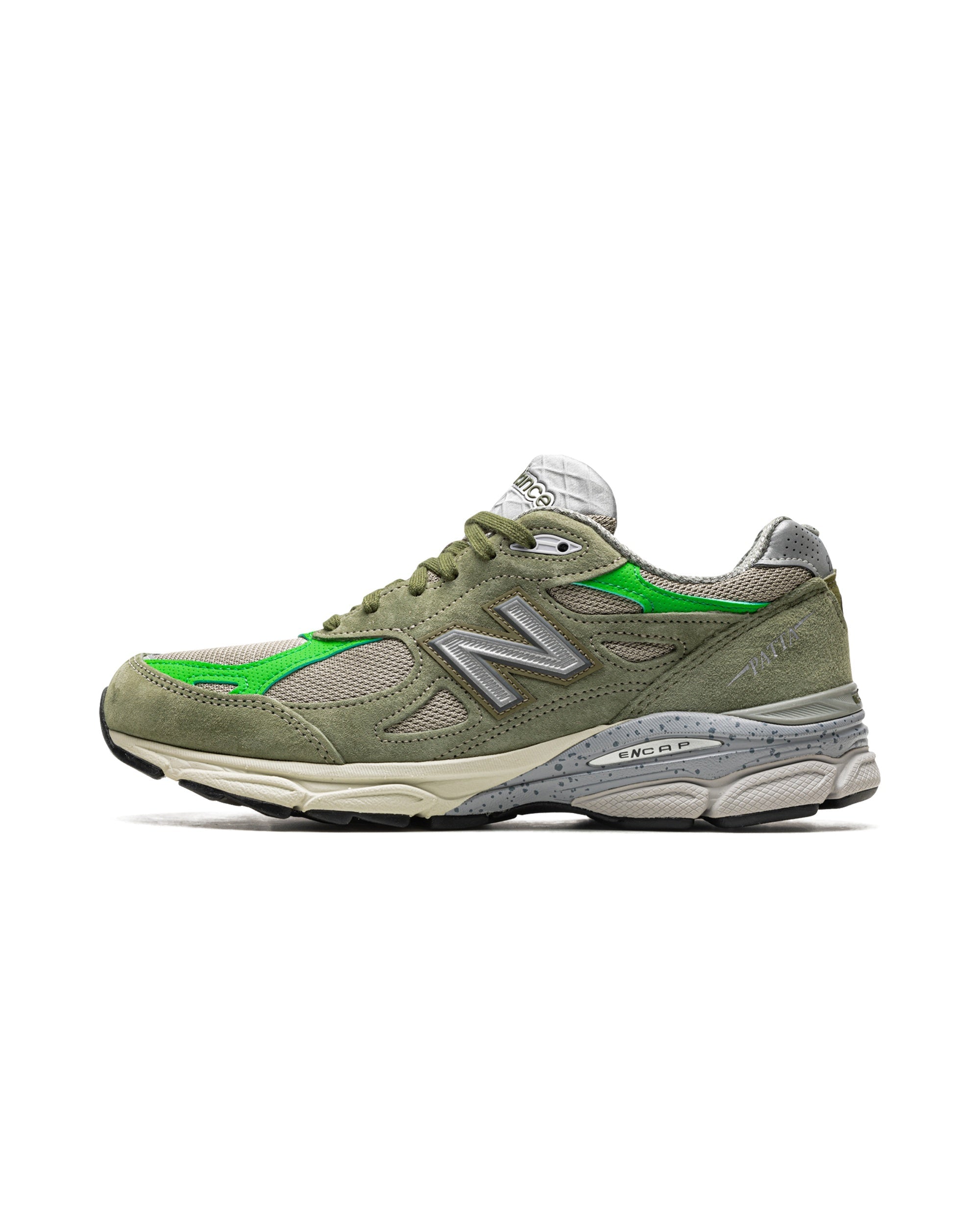 New Balance 990v3 MiUSA Patta Keep Your Family Close