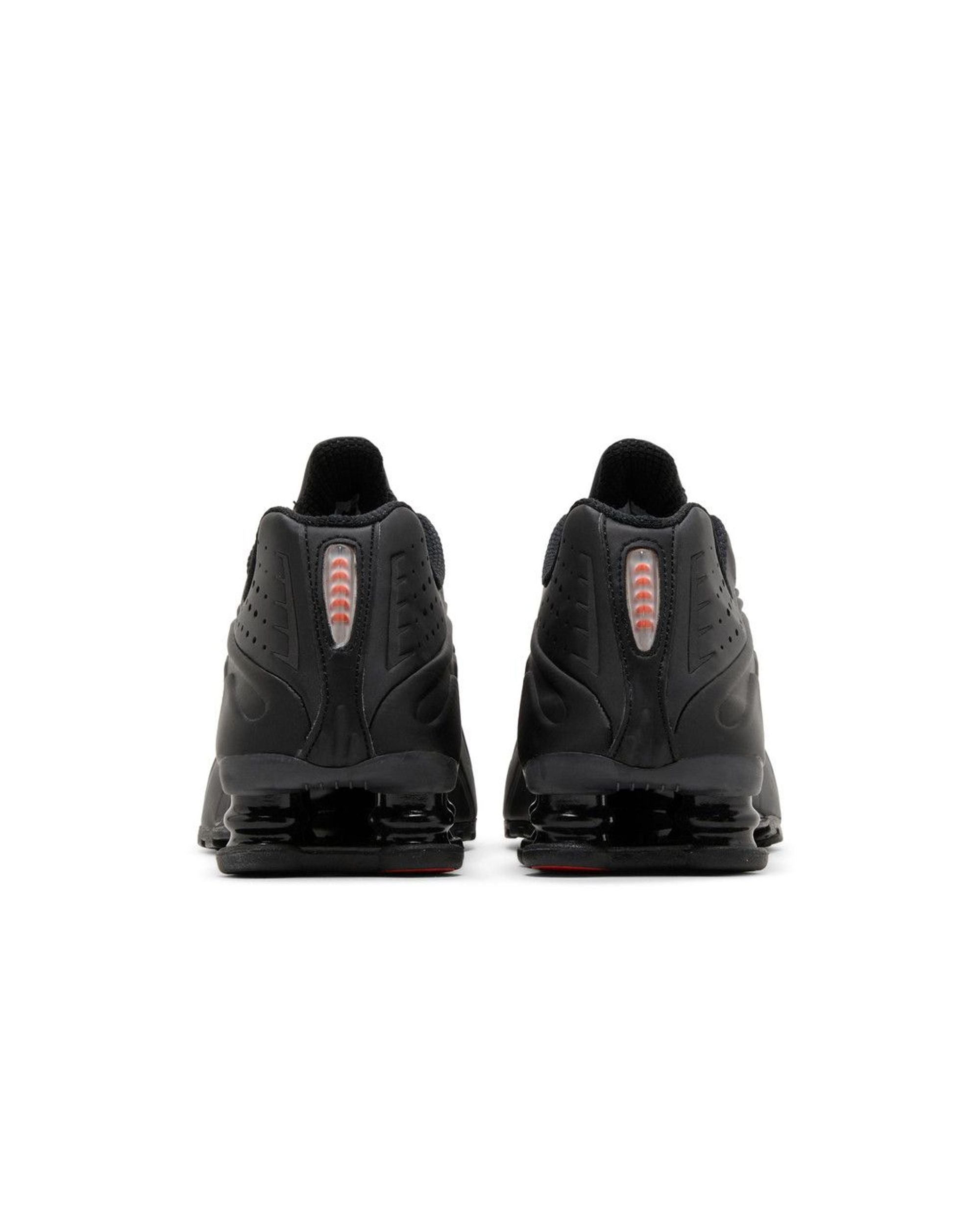Nike Shox R4 Black (Women's)