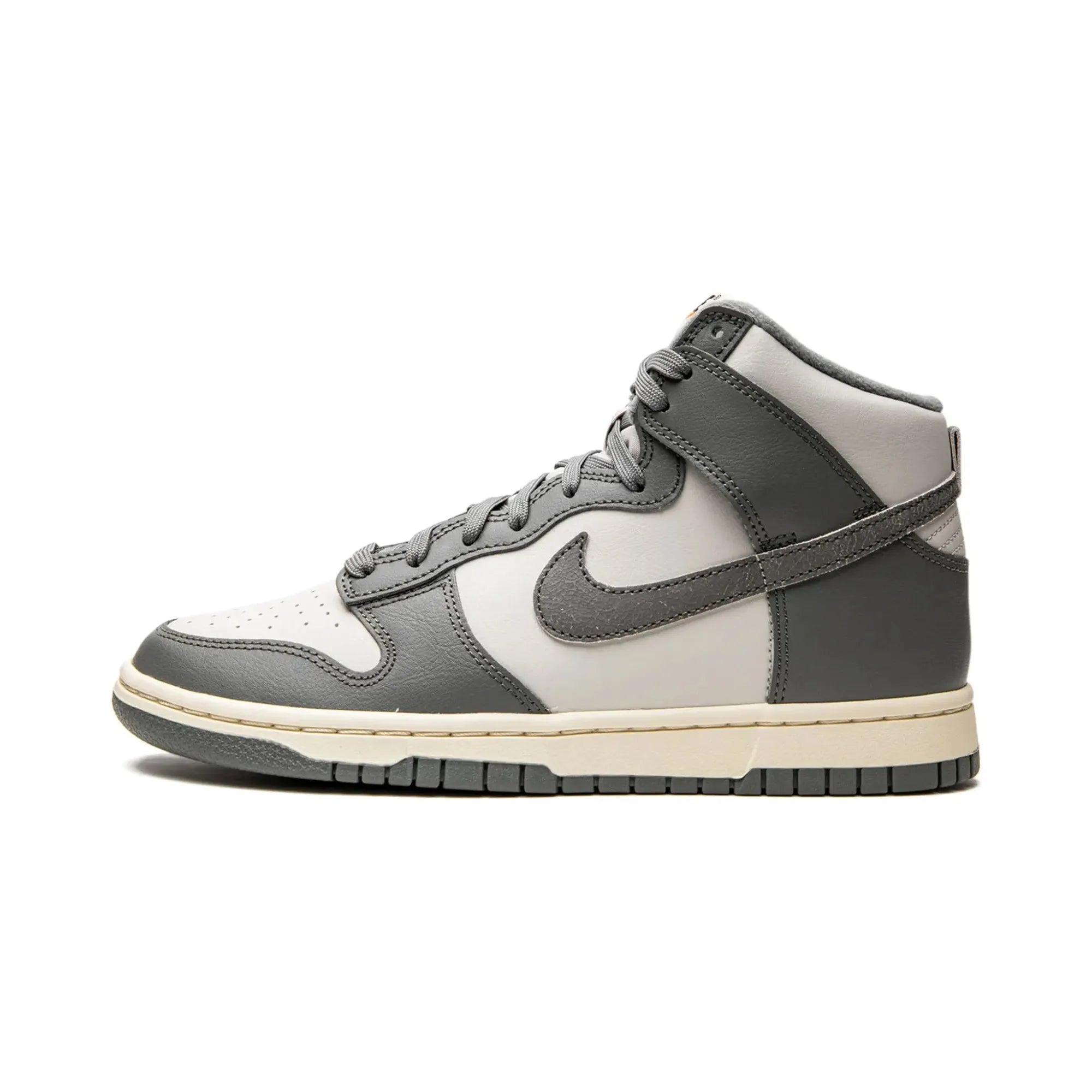 Nike Dunk High "Vintage Light Bone Grey" - street-bill.dk