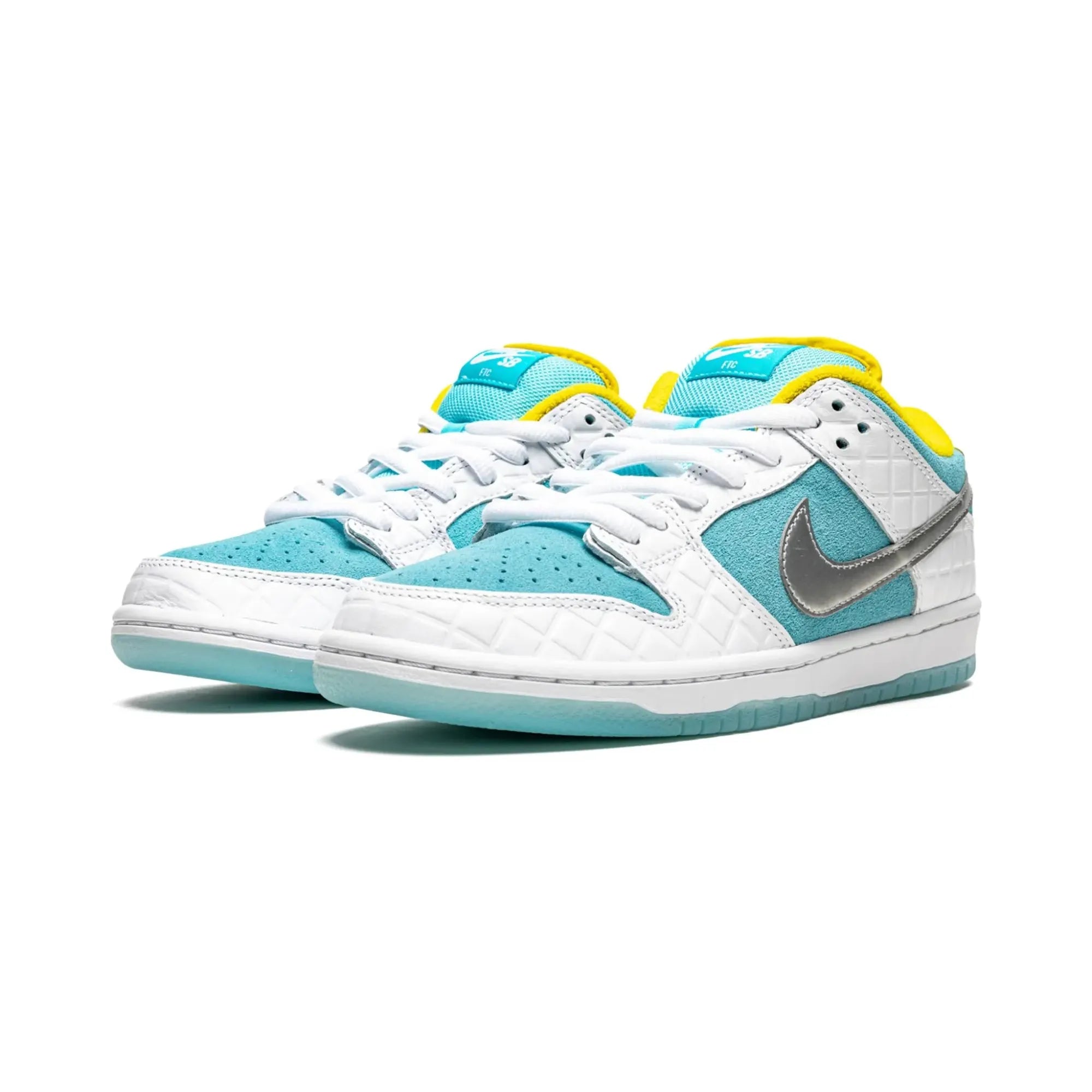 Nike SB Dunk Low X FTC "Lagoon Pulse" - street-bill.dk
