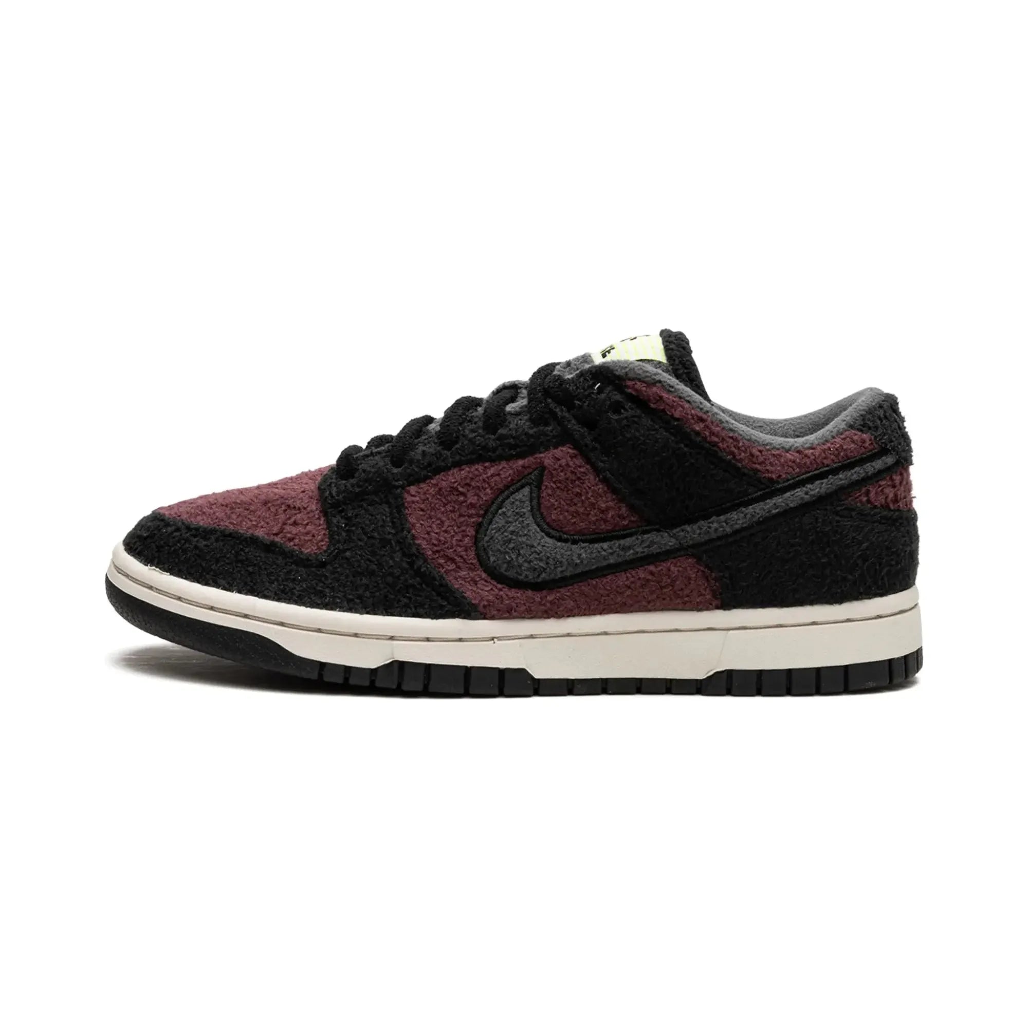 Nike Dunk Low SE "Fleece Pack Burgundy Crush" - street-bill.dk