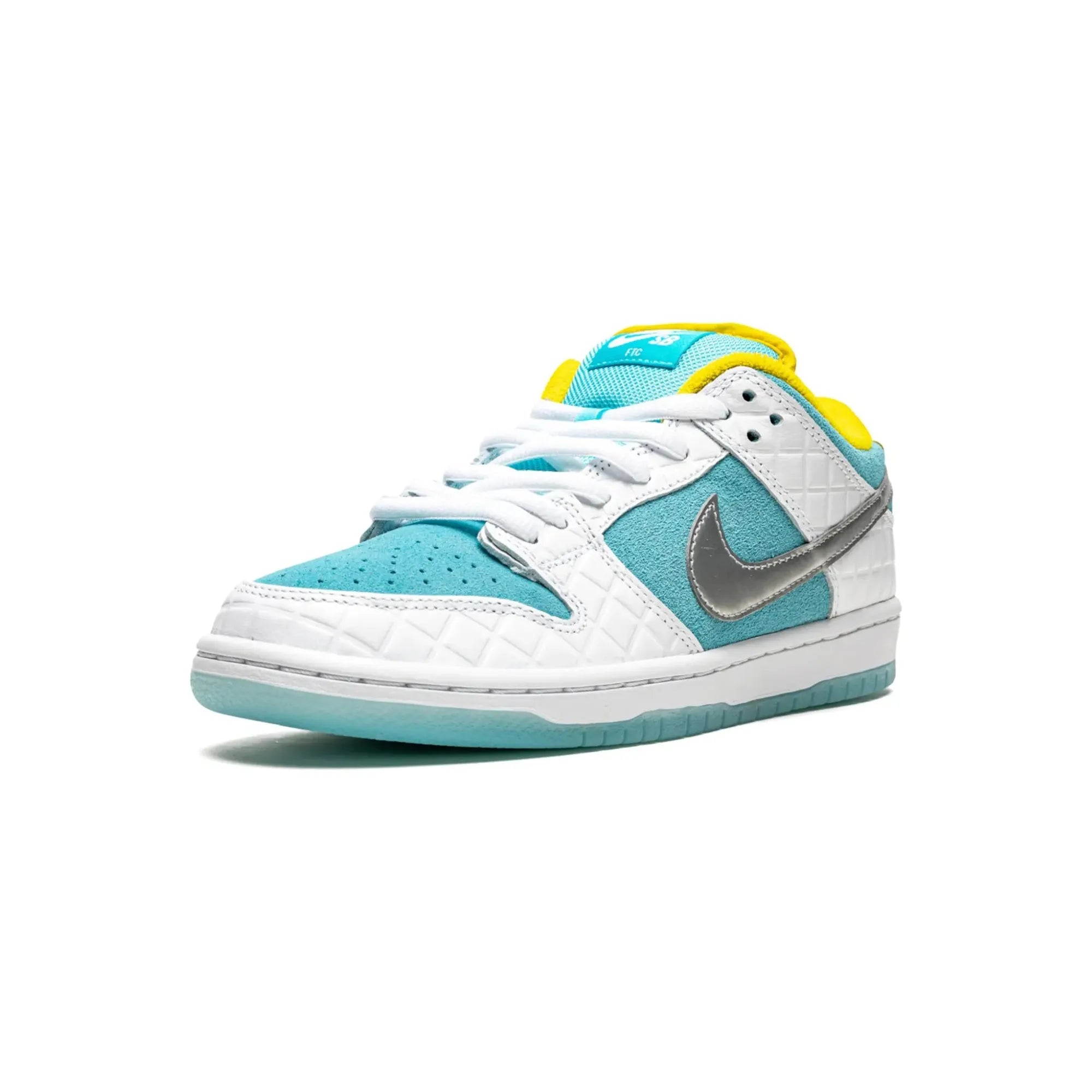 Nike SB Dunk Low X FTC "Lagoon Pulse" - street-bill.dk