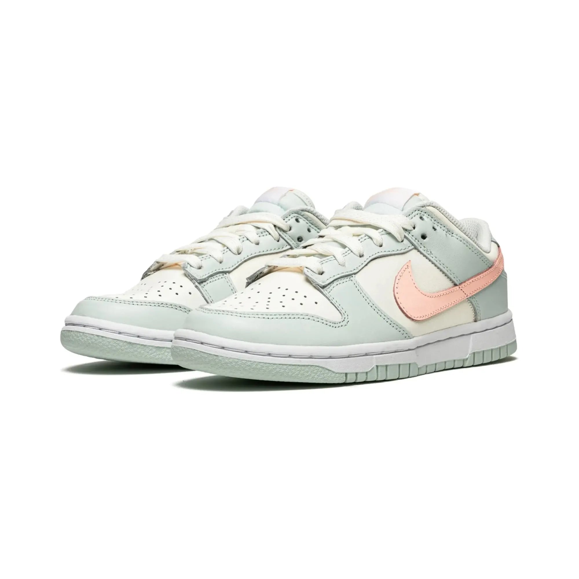 Nike Dunk Low "Barely Green" - street-bill.dk